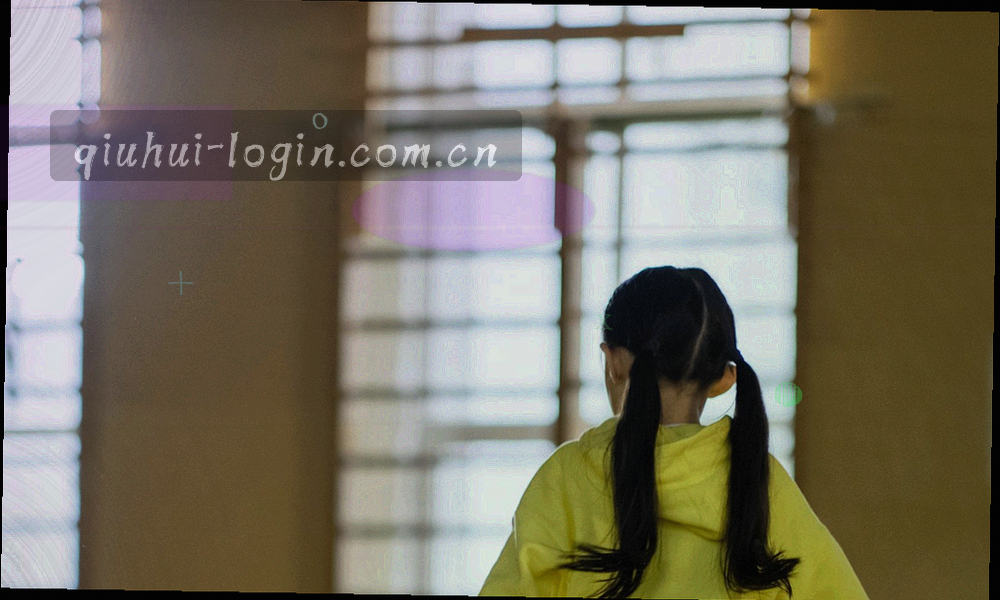 由文件格式方块与环形时钟刻度组成的抽象示意，箭头表示逐轮更新的推进方向